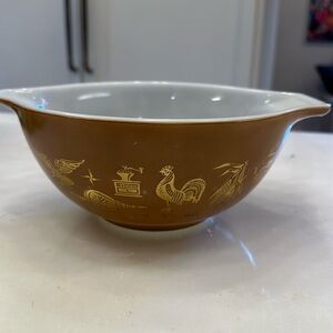 PYREX-Cinderella 1 1/2 Qt Mixing Bowl*Colonial Brown&22k Gold *1962-1971